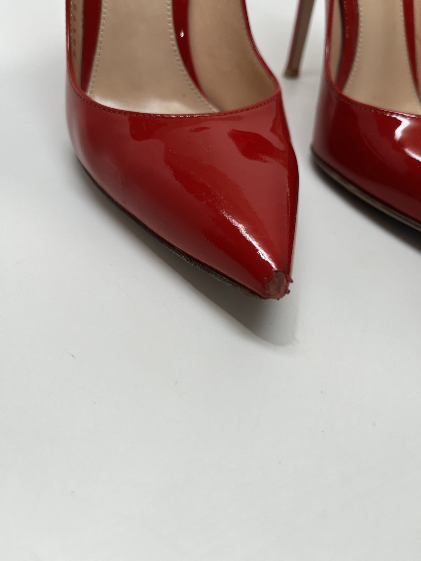 Gianvito Rossi 105 Patent Leather Pumps in Red
