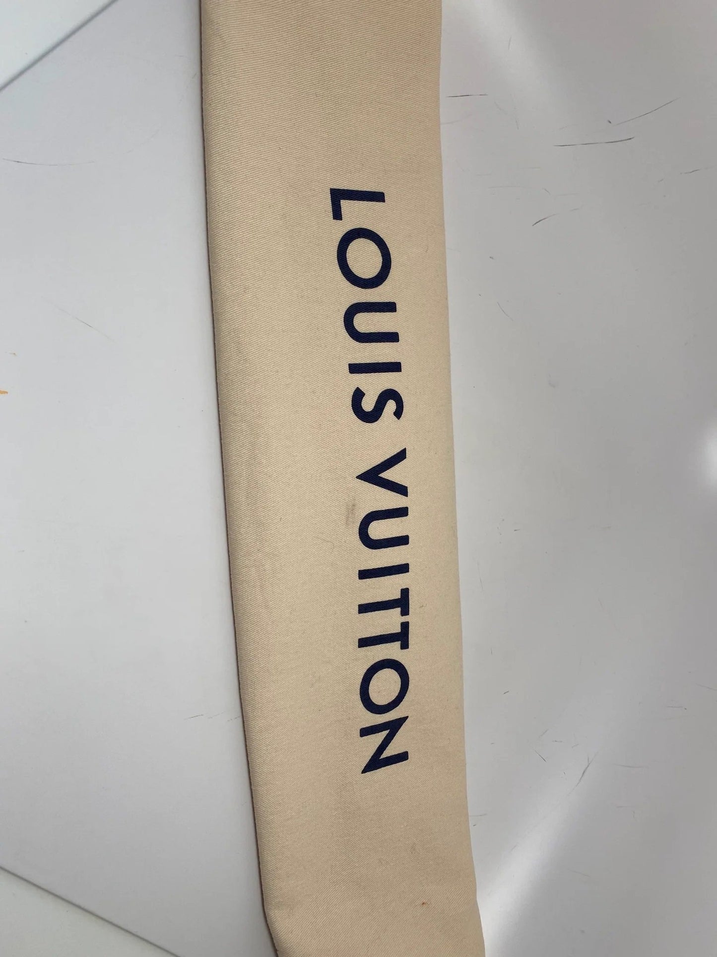 LOUIS VUITTON EMPREINTE BAGATELLE IN DUNE