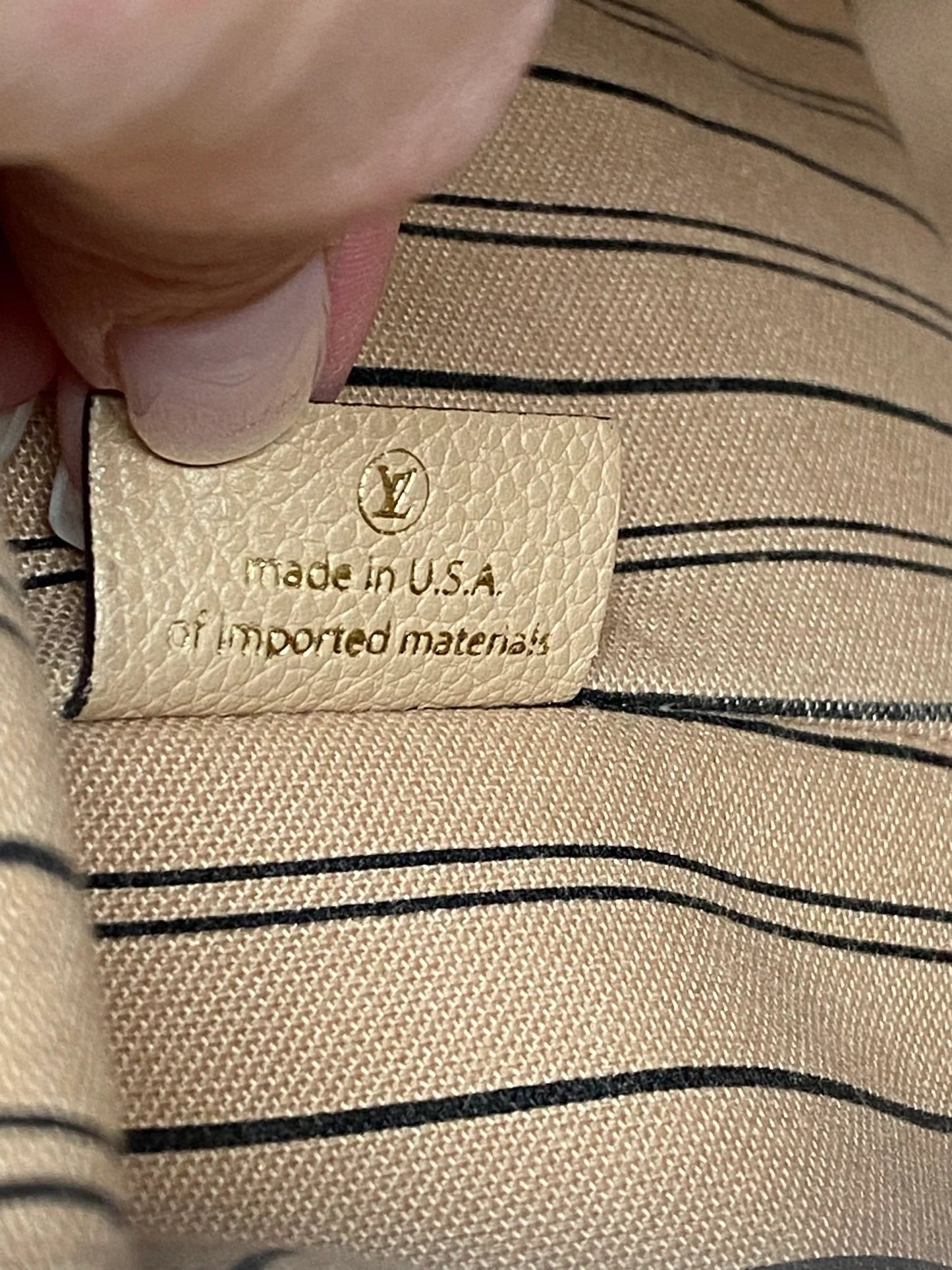 LOUIS VUITTON EMPREINTE BAGATELLE IN DUNE