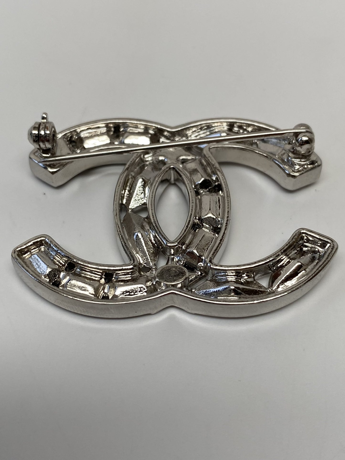 CHANEL MARQUISE CRYSTAL STAR CC BROOCH SILVER AND BLACK