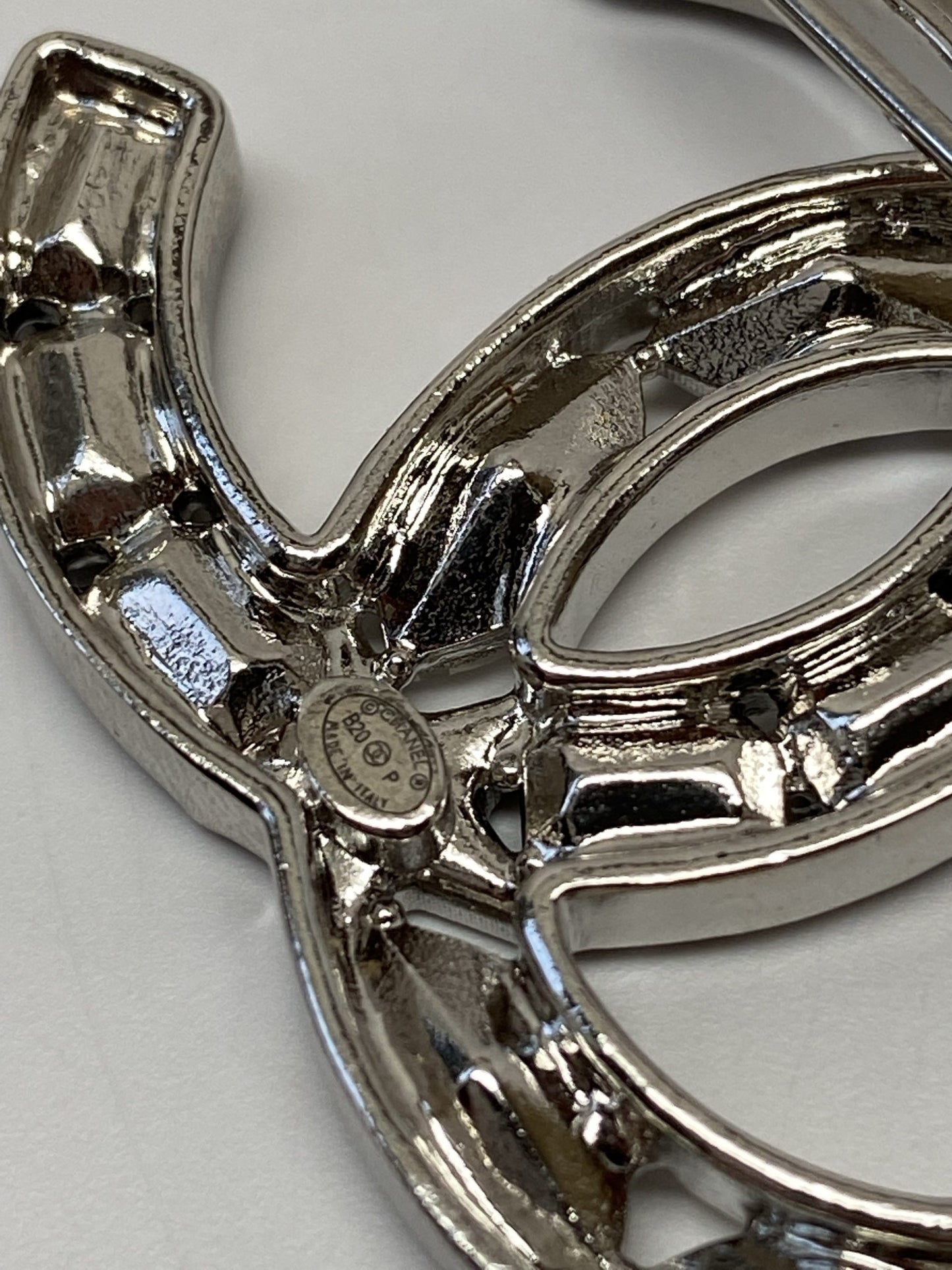 CHANEL MARQUISE CRYSTAL STAR CC BROOCH SILVER AND BLACK