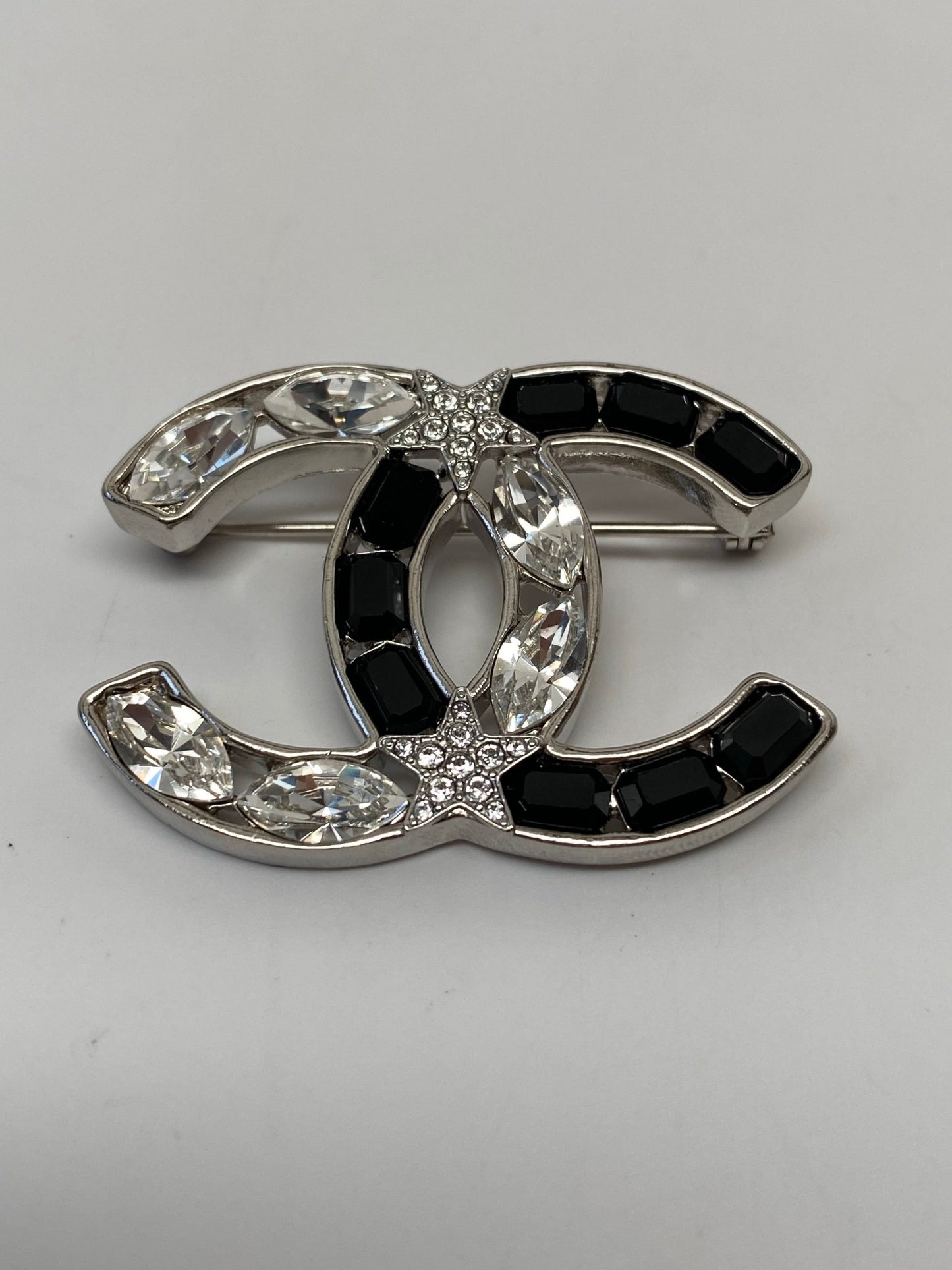 CHANEL MARQUISE CRYSTAL STAR CC BROOCH SILVER AND BLACK