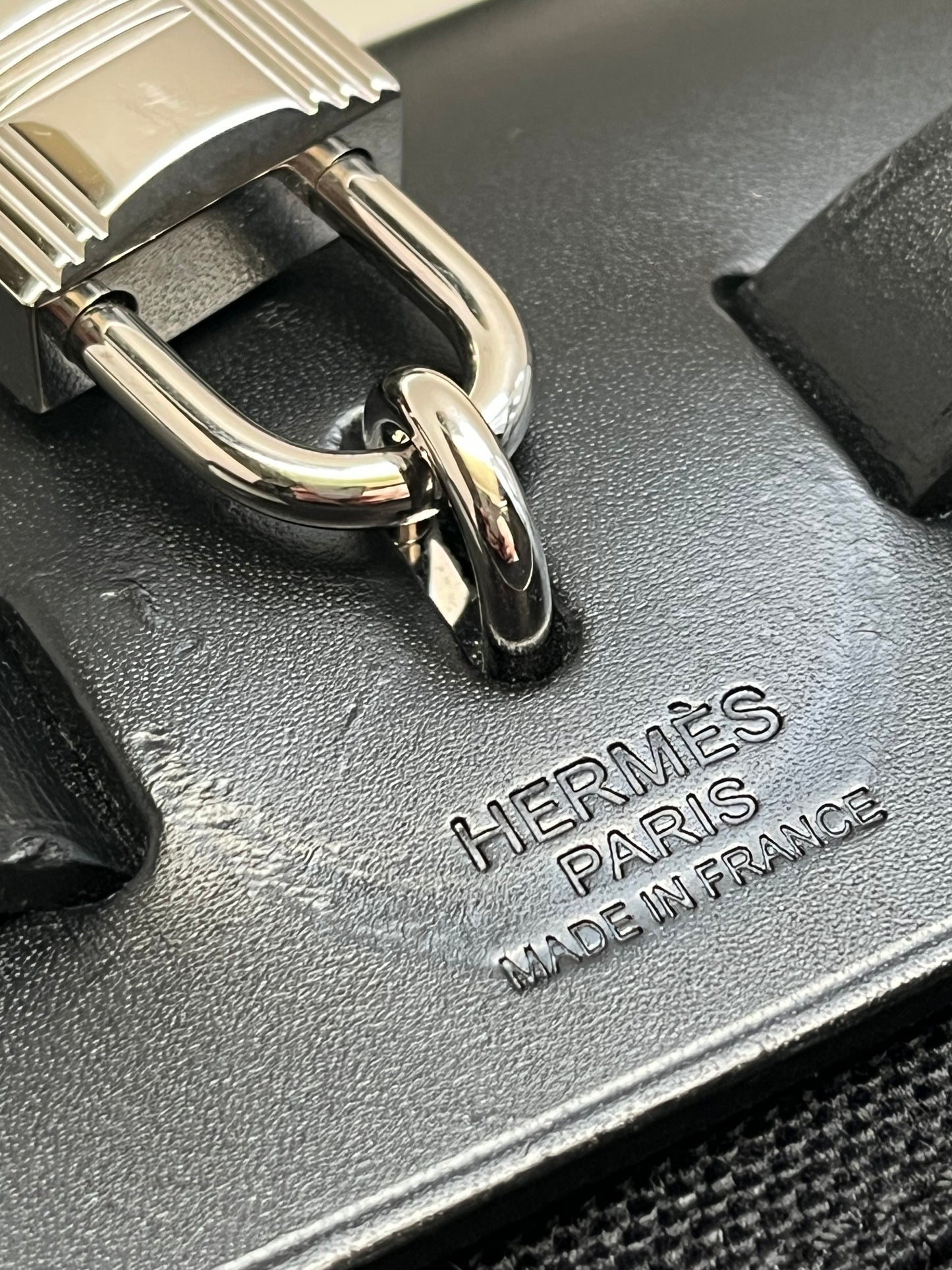 Hermes Militaire Tolle Vache Hunter Herbag Zip 31 in Black