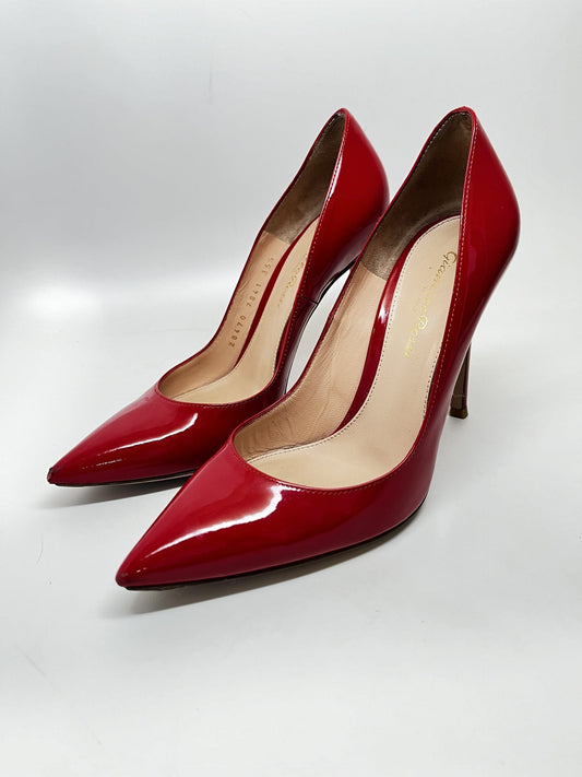 Gianvito Rossi 105 Patent Leather Pumps in Red