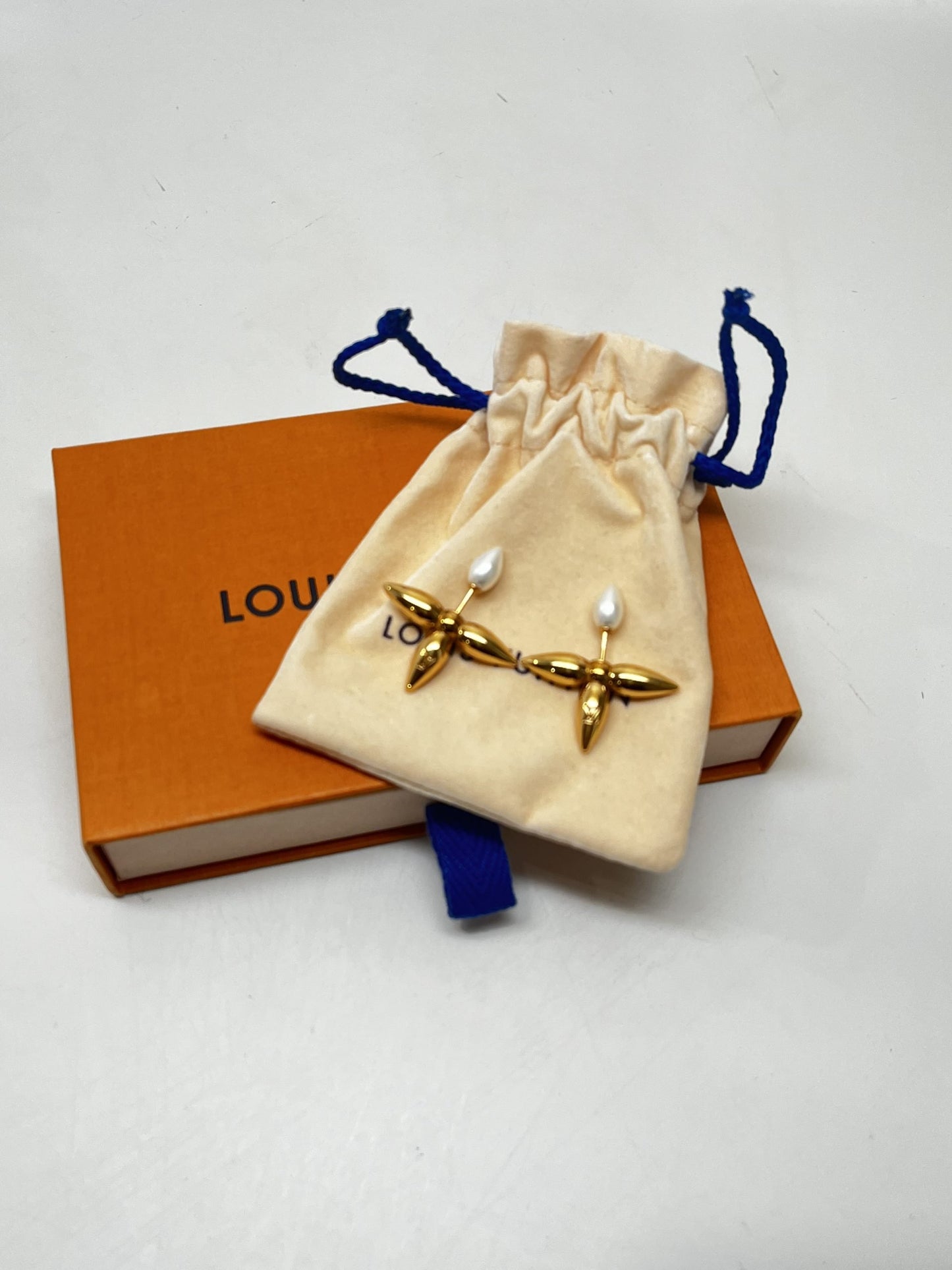 Louis Vuitton Louisette Stud Earrings