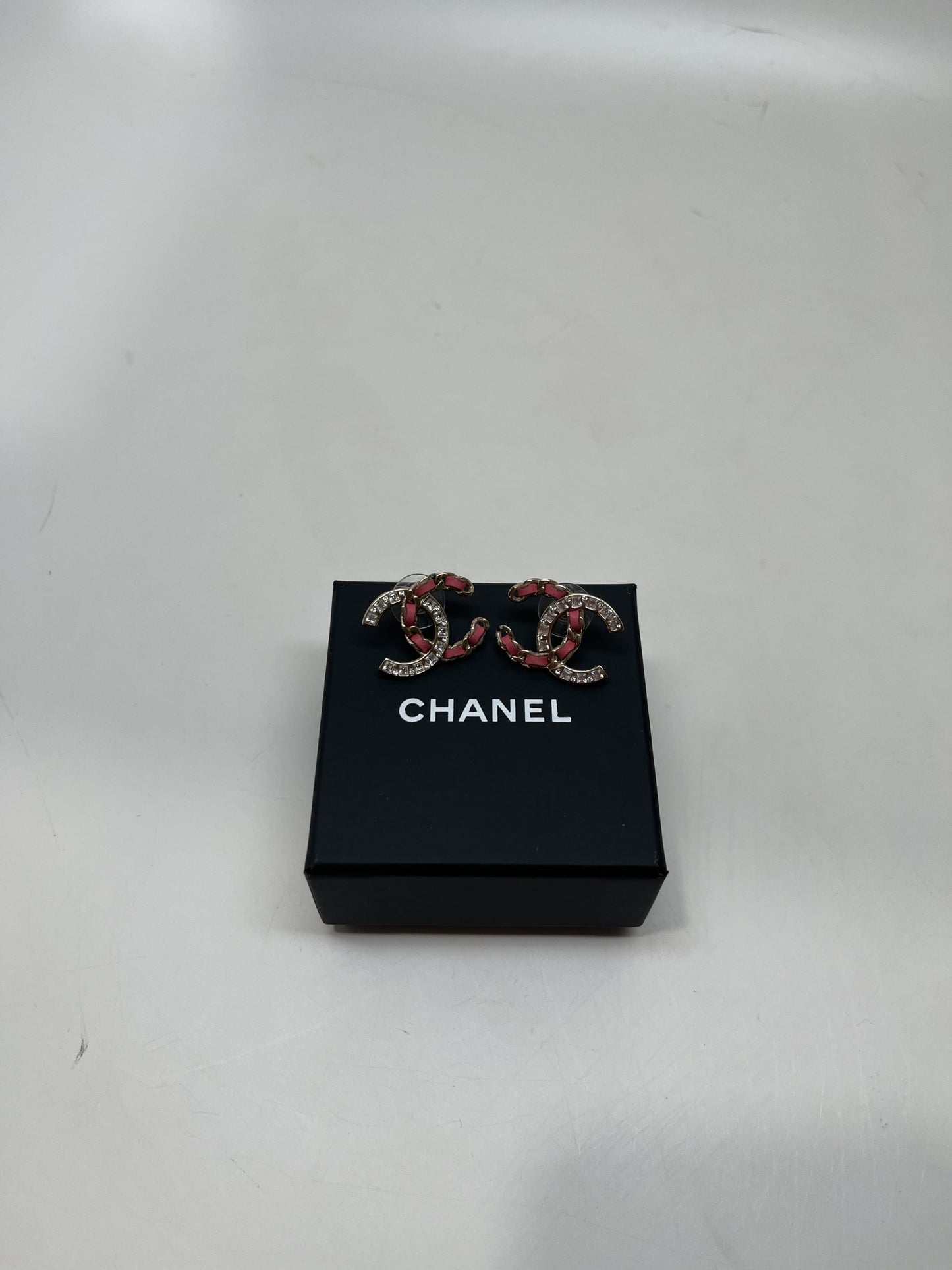 Chanel CC Timeless Earrings - Pink Intertwined Leather