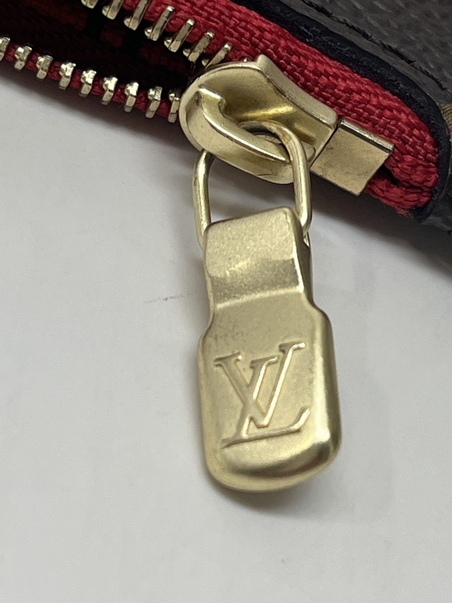 Louis Vuitton Neverfull Mono Pochette