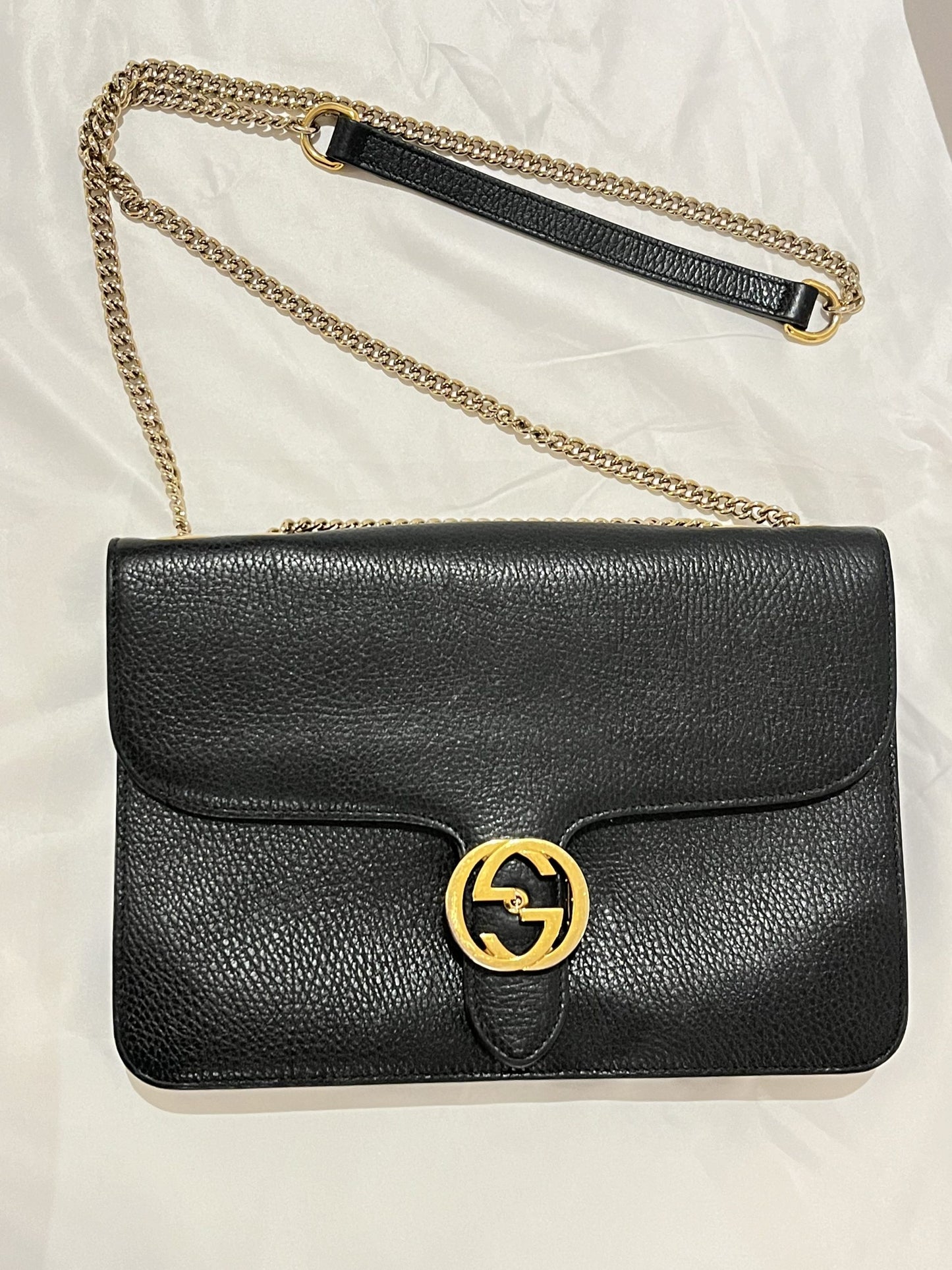 Gucci Interlocking G Dollar Flap Bag in Black