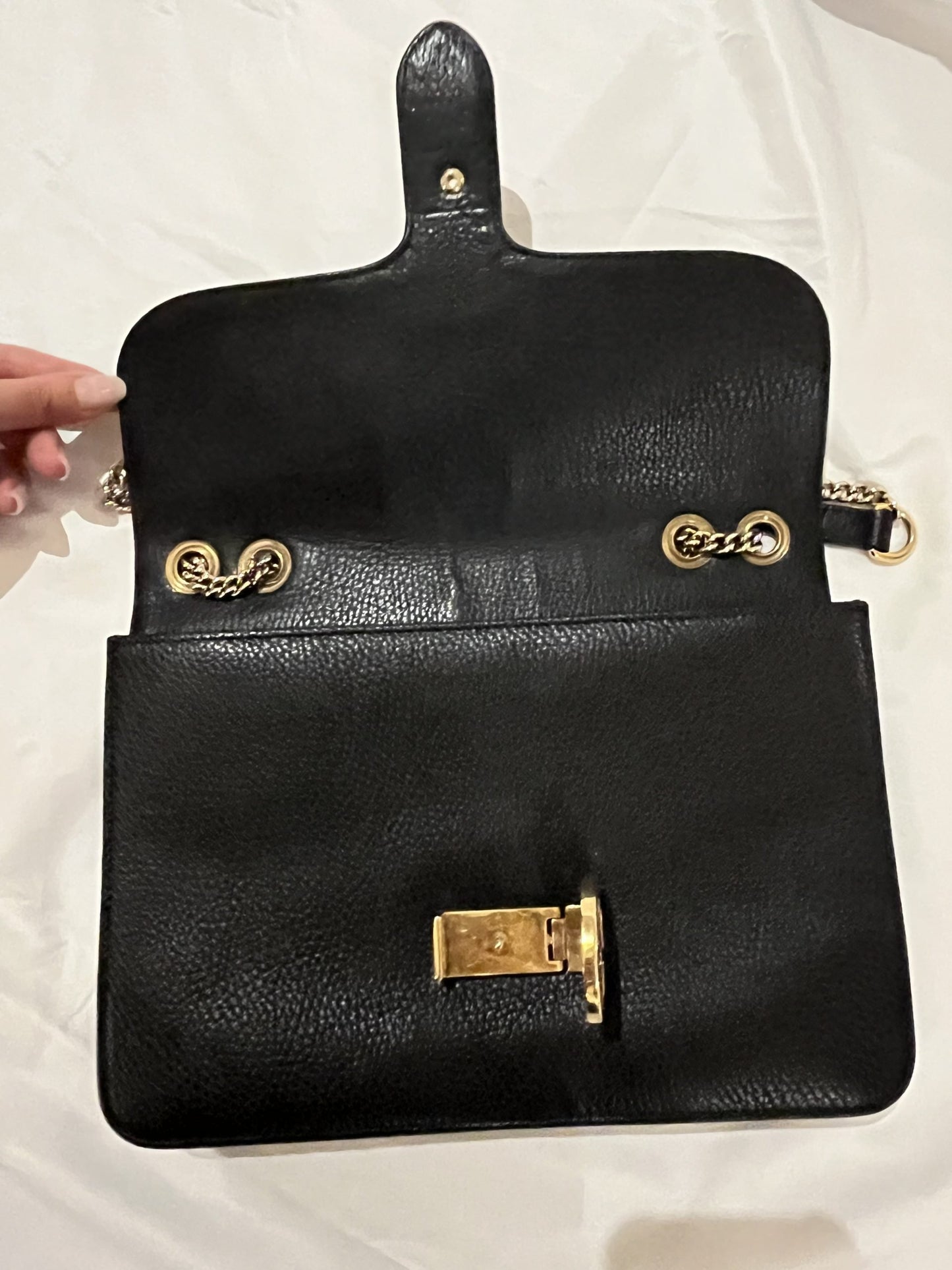 Gucci Interlocking G Dollar Flap Bag in Black