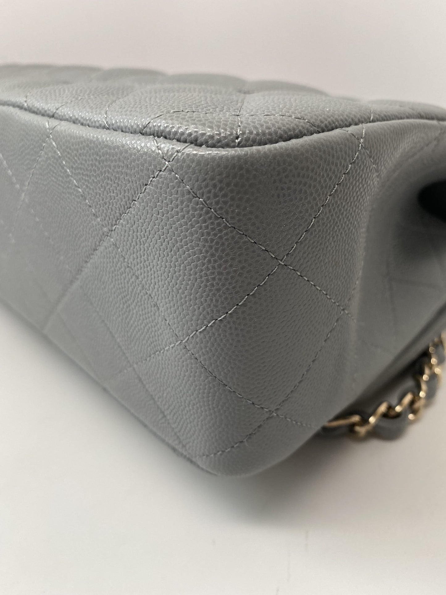 CHANEL LIGHT GRAY CAVIAR JUMBO CLASSIC DOUBLE FLAP BAG