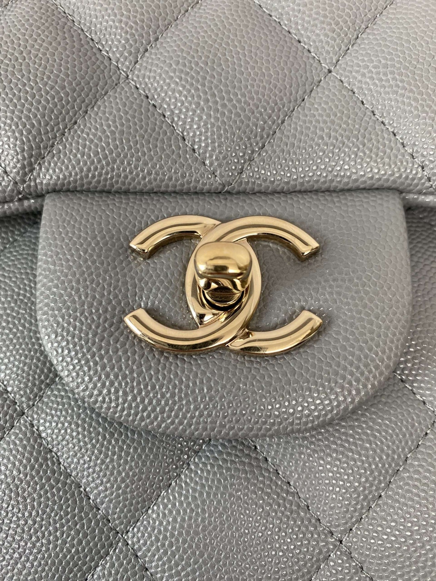 CHANEL LIGHT GRAY CAVIAR JUMBO CLASSIC DOUBLE FLAP BAG