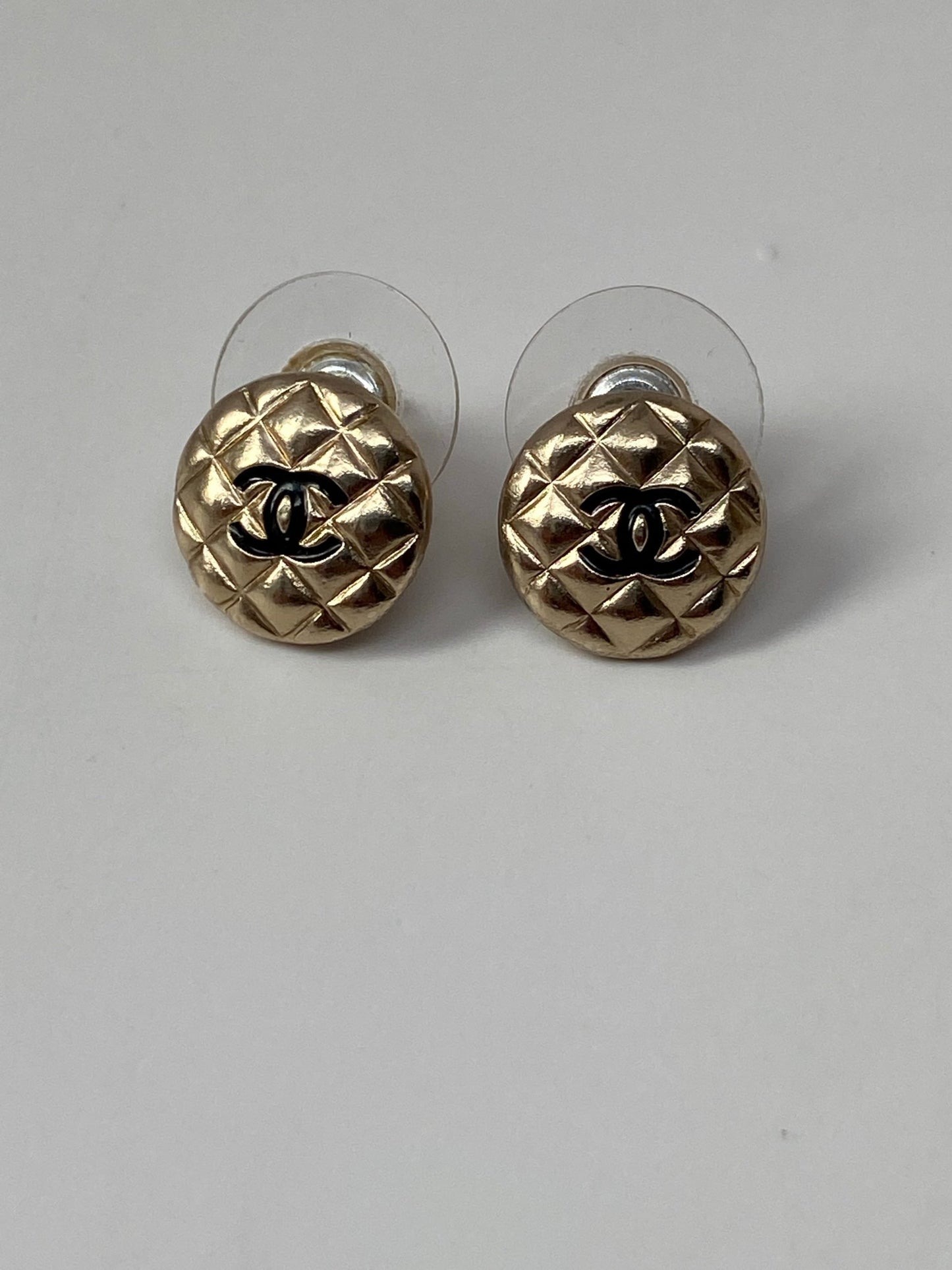 CHANEL VINTAGE METAL QUILTED PARIS BUTTON CC EARRINGS