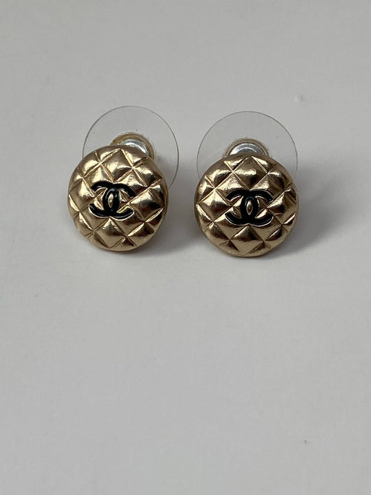 CHANEL VINTAGE METAL QUILTED PARIS BUTTON CC EARRINGS