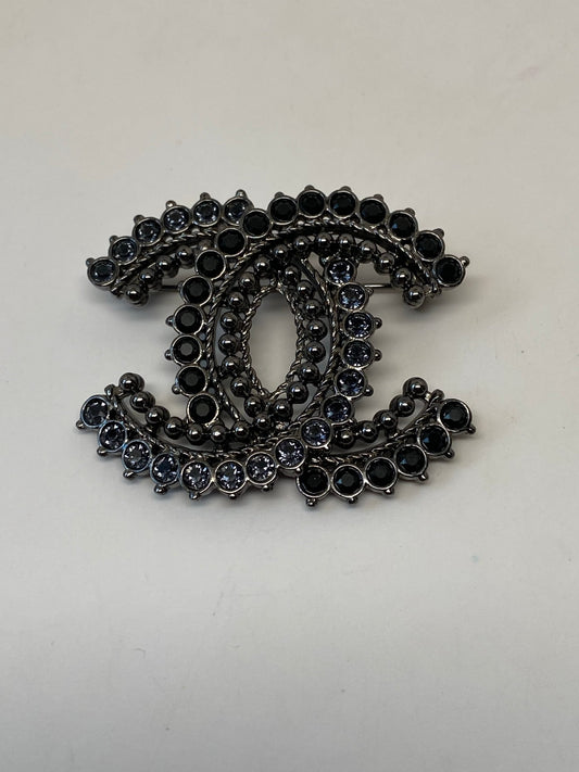 CHANEL BLACK & BLUE GEMSTONE RUTHENIUM CC BROOCH