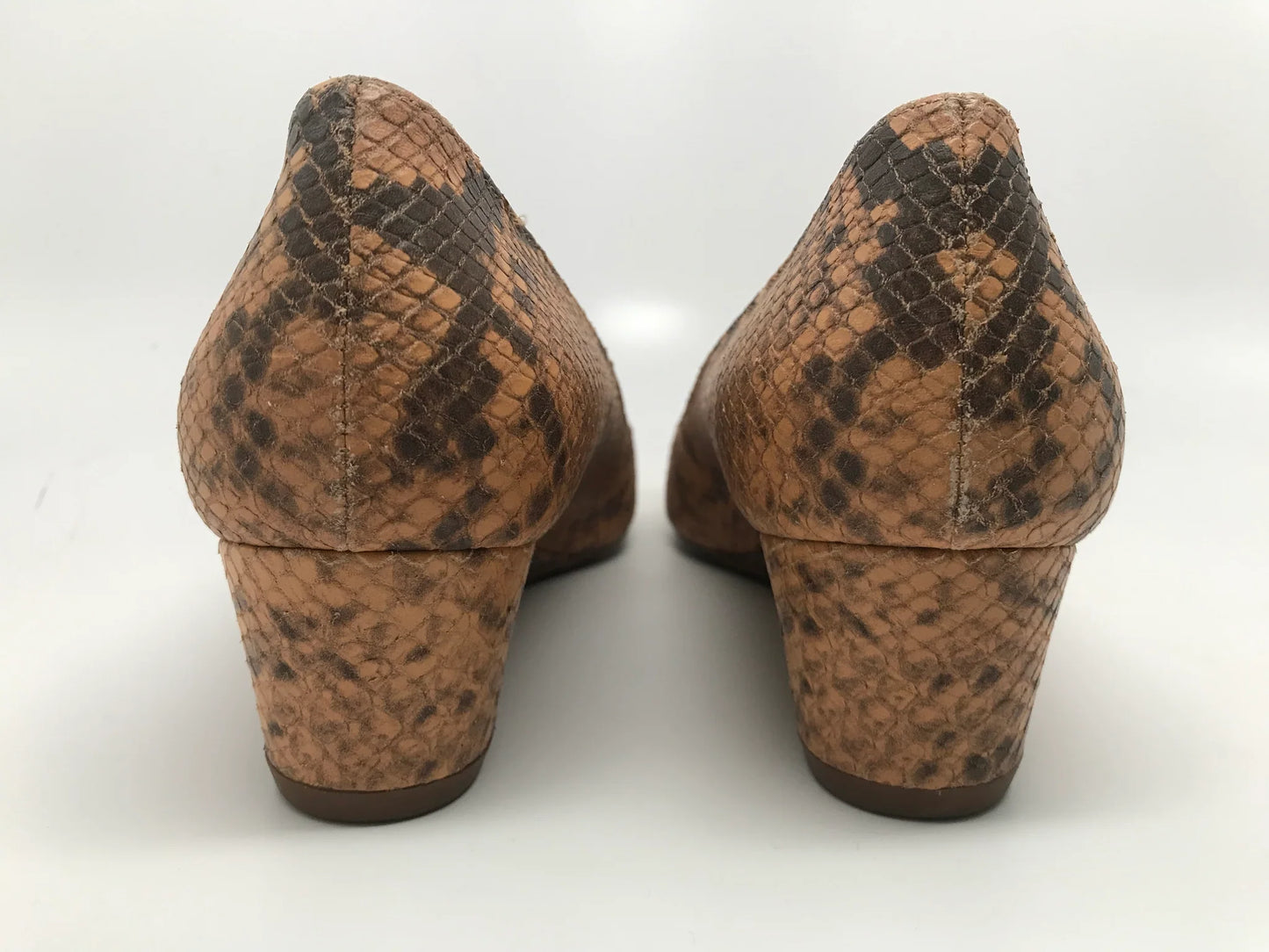 SALVATORE FERRAGAMO VARINA PYTHON EMBOSSED - SIZE 10